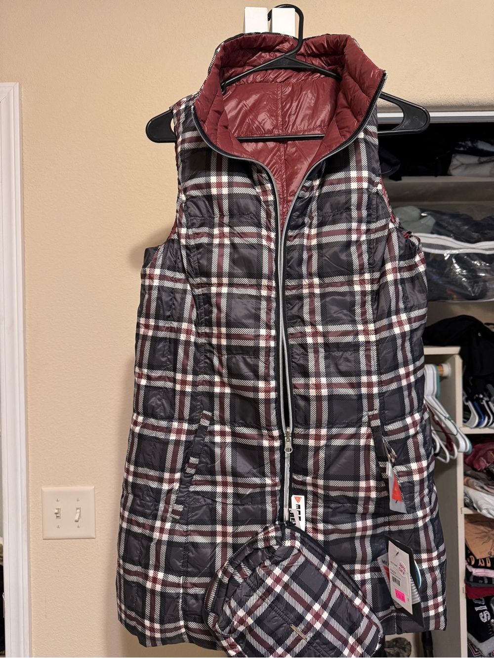 Women’s Reversible Quilted Plaid Puffer Vest w/ Removable Pouch